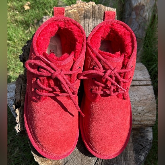 UGG Australia Neumel Samba Red Suede Boots Vibrant Minimalist Design NWOBSz-7. R - Picture 10 of 12